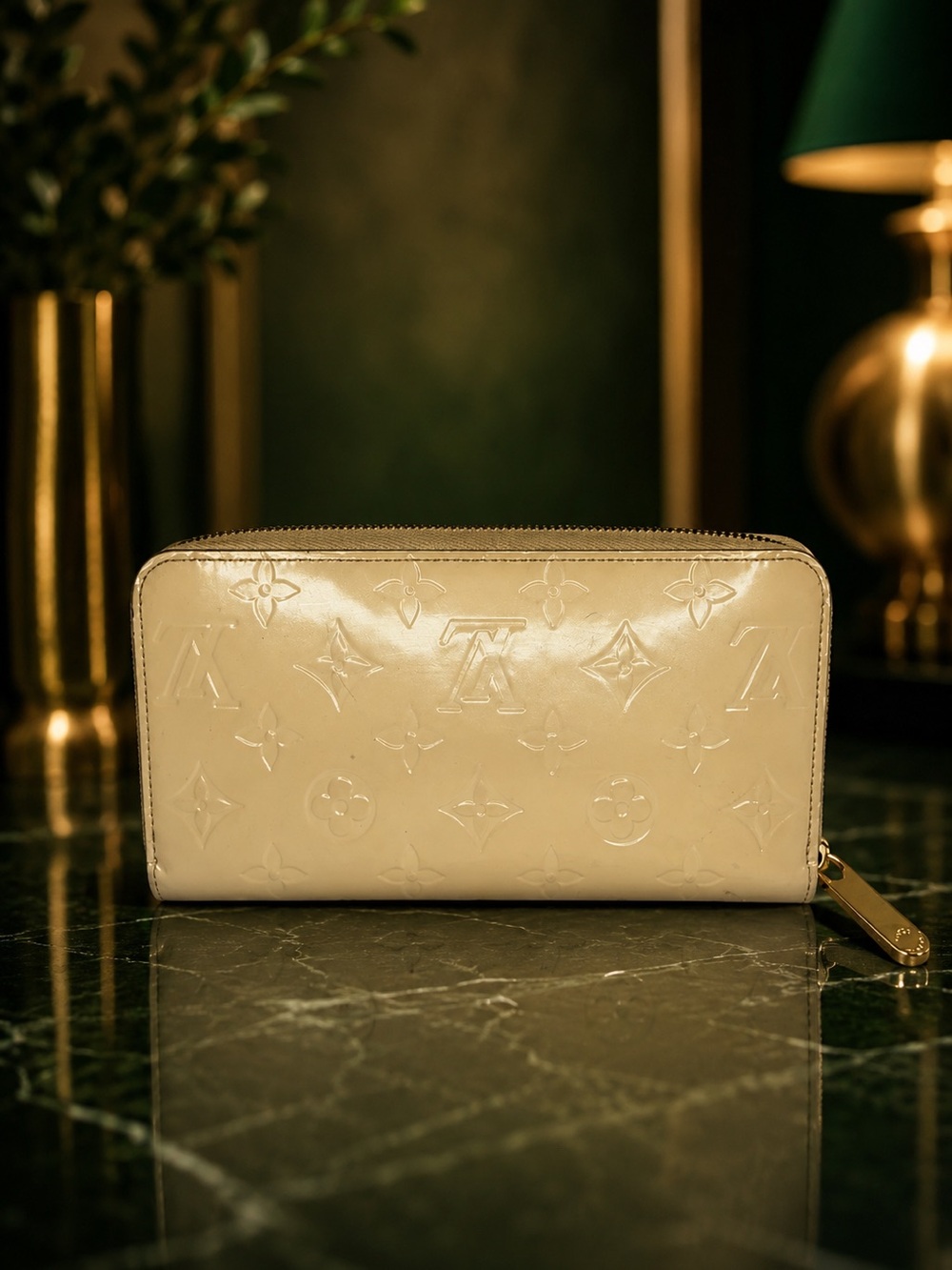 Louis Vuitton Vernis Cream Patent Leather Long Zip Wallet | Authentic